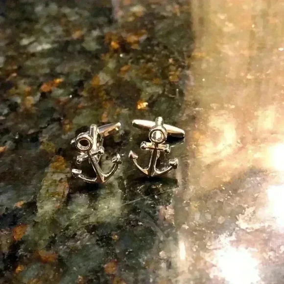 Cuff link set anchors - Picture 1 of 2